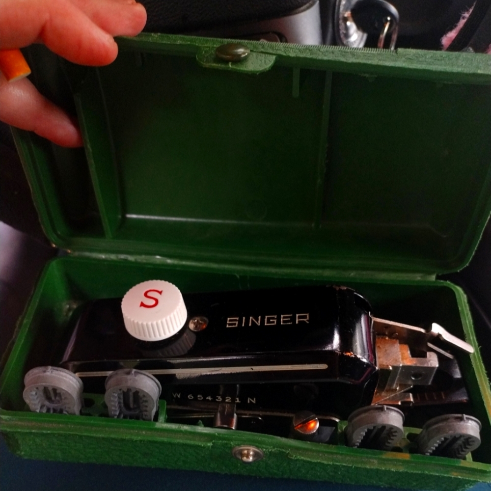 Button Holer with 8 Templates